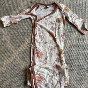 Copper Pearl Newborn Knotted Gown with matching bow